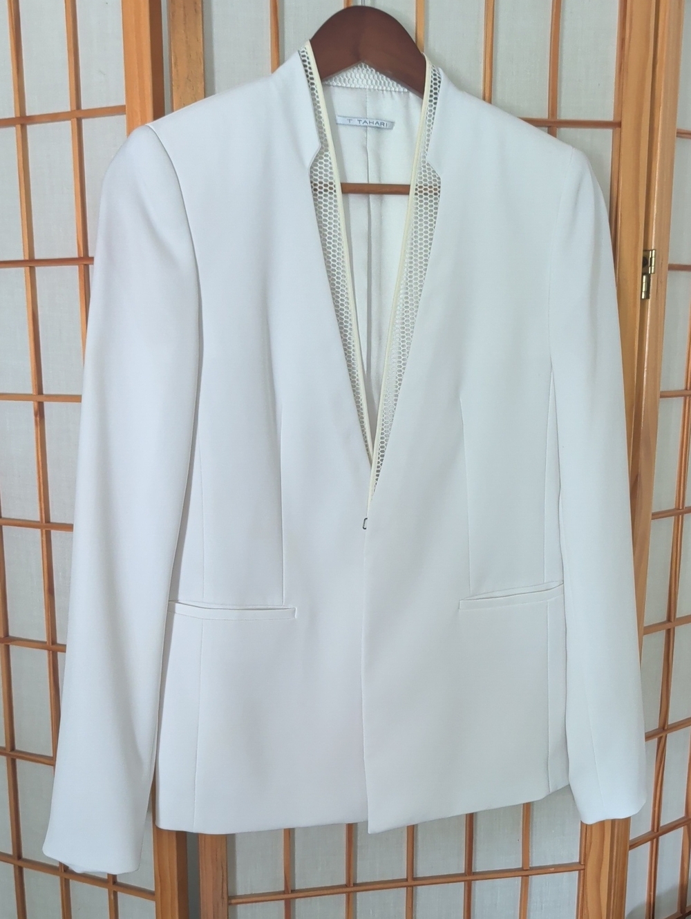 Elegant White Women’s Blazer Jacket